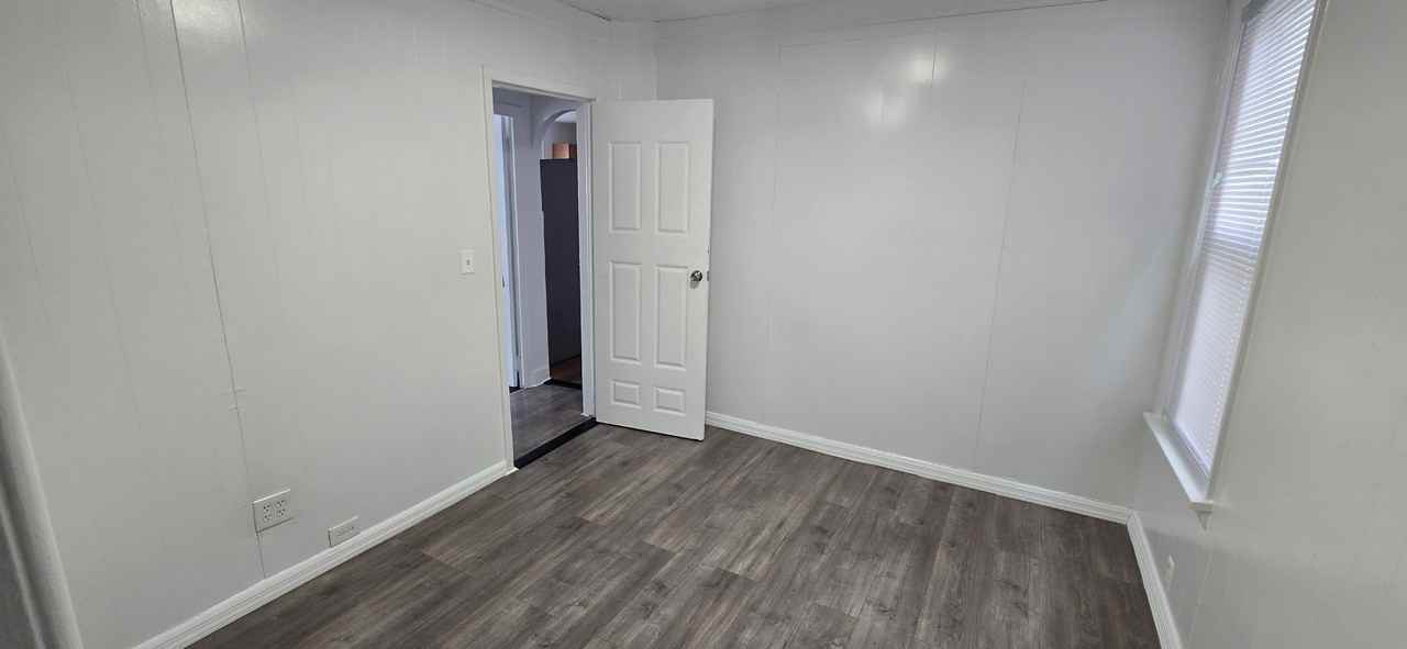 307 West Clay Avenue - Photo 7 of 19