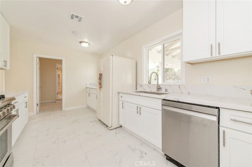 14608 Poulter Dr - Photo 7 of 23