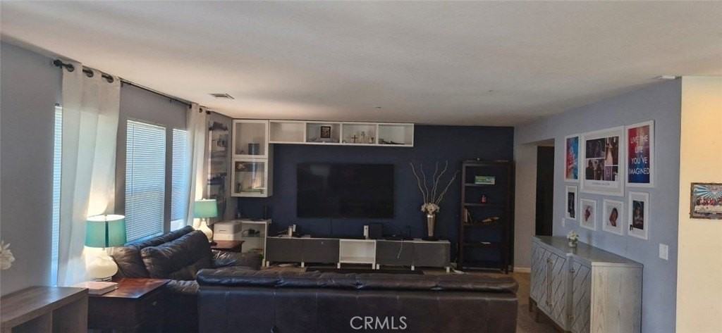 31817 Livingston St - Photo 4 of 16