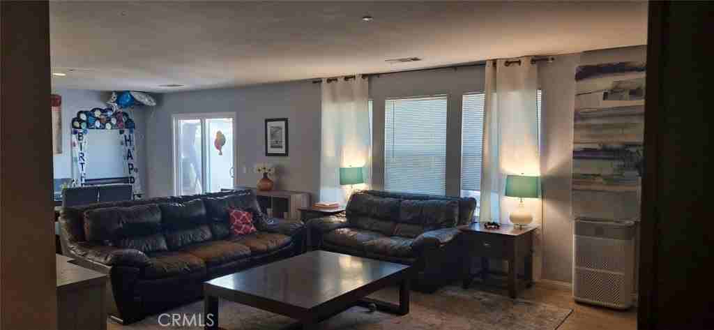 31817 Livingston St - Photo 5 of 16