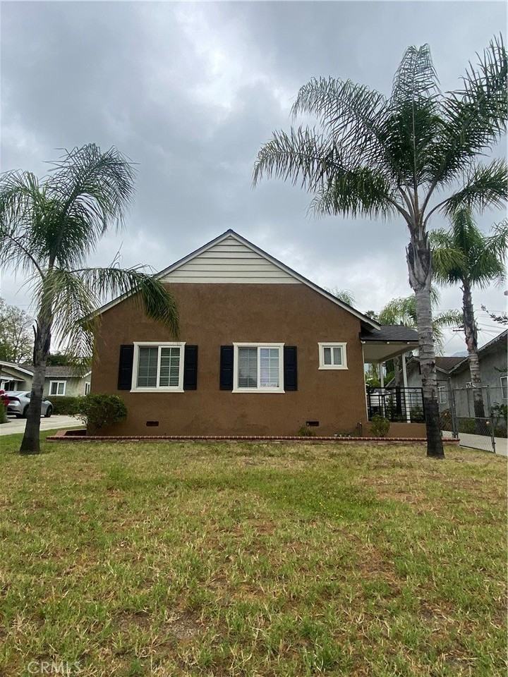 1745 Whitefield Rd - Photo 2 of 10