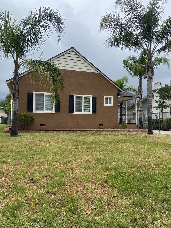 1745 Whitefield Rd - Photo 3 of 10