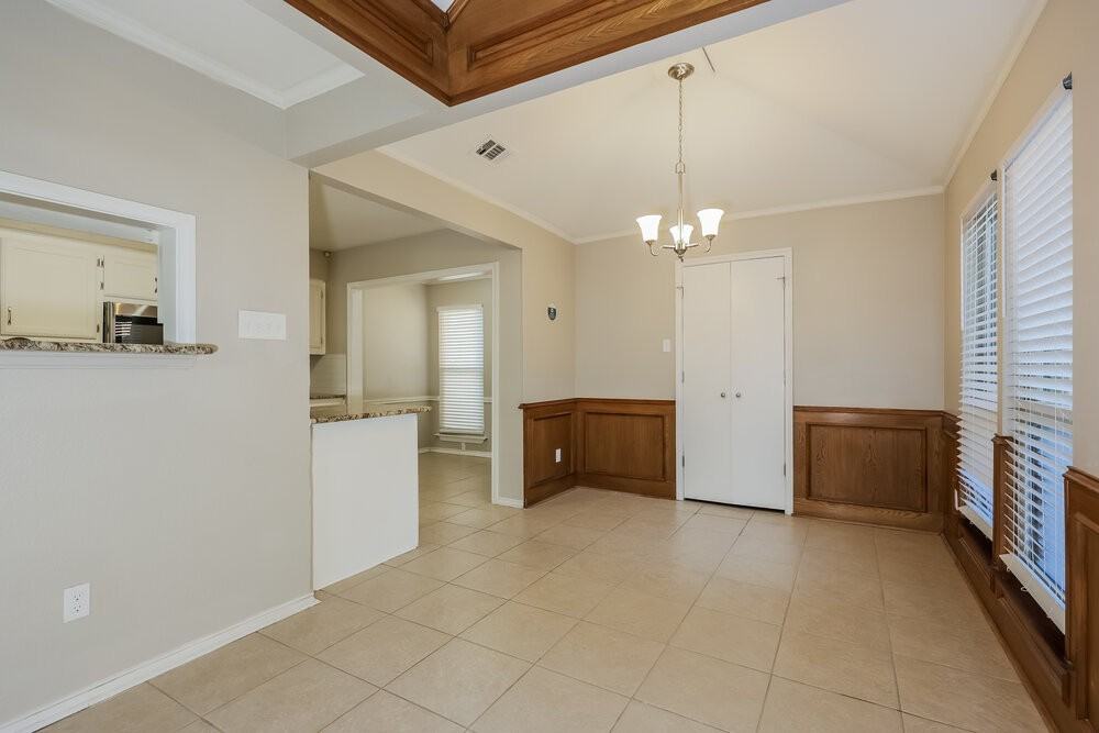 410 W Jefferson St - Photo 5 of 16