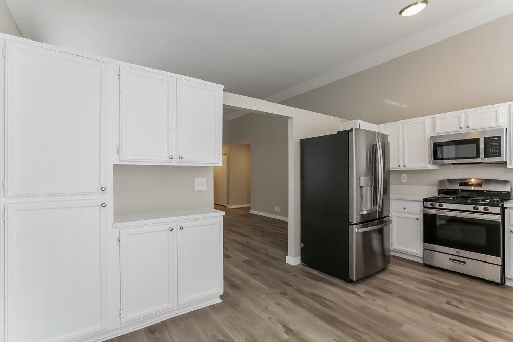 8253 Ten Gallon Ct - Photo 6 of 16