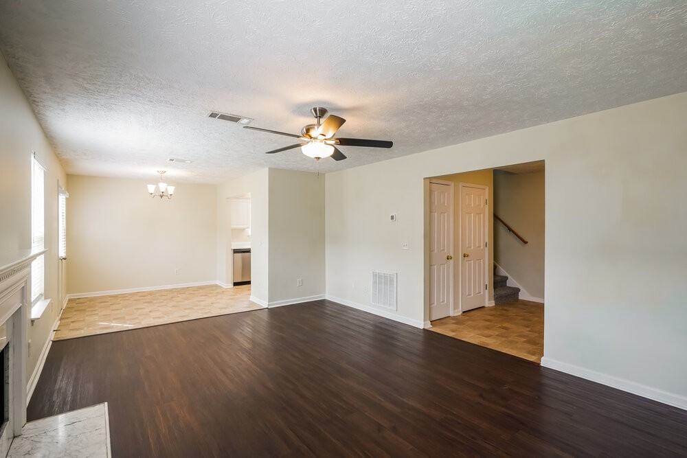 305 Indian Park Dr - Photo 4 of 17