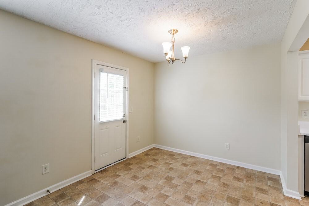 305 Indian Park Dr - Photo 6 of 17