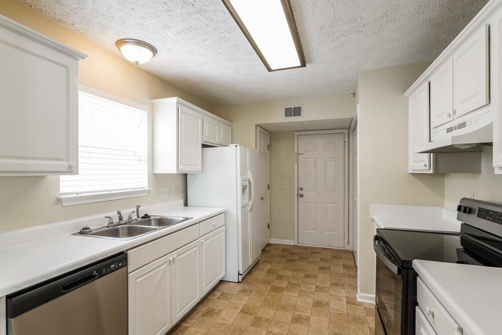 305 Indian Park Dr - Photo 7 of 17