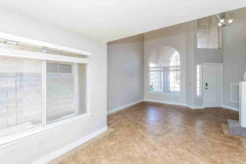 1517 Los Alamos Dr - Photo 6 of 17