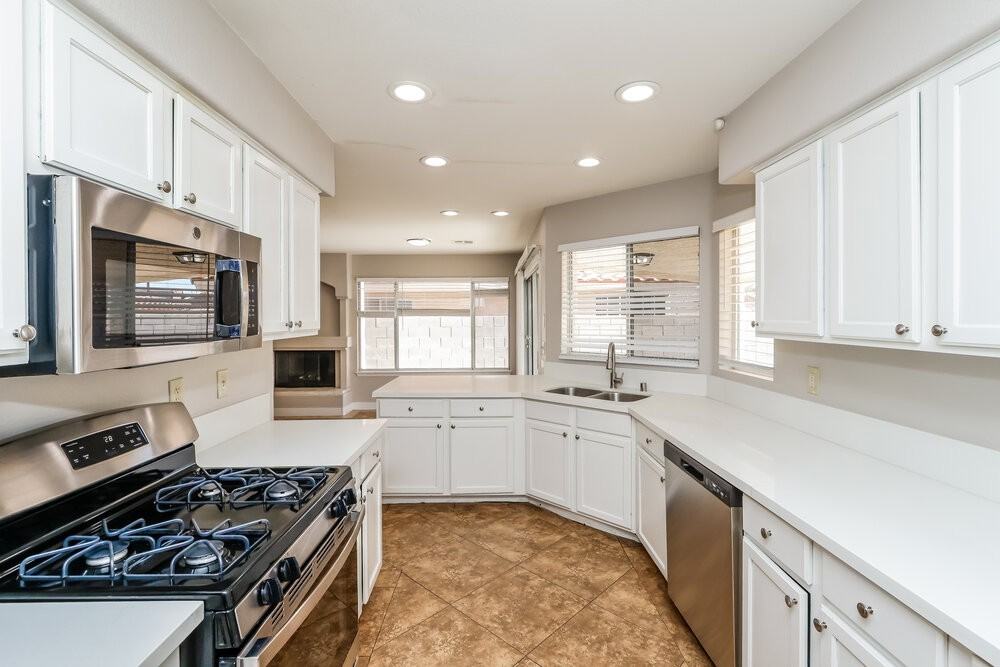 1517 Los Alamos Dr - Photo 7 of 17