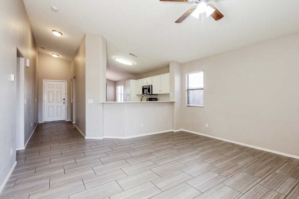 2525 S 109th Dr - Photo 4 of 16