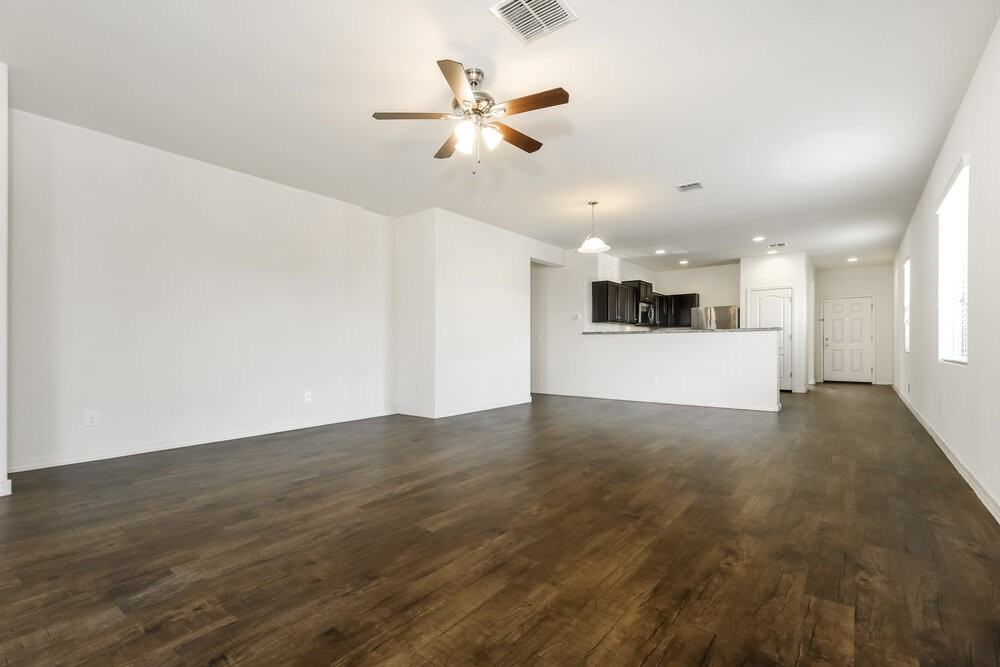 8224 W Encinas Ln - Photo 4 of 16