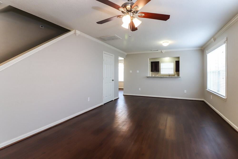 2703 Cypress Island Dr - Photo 4 of 17