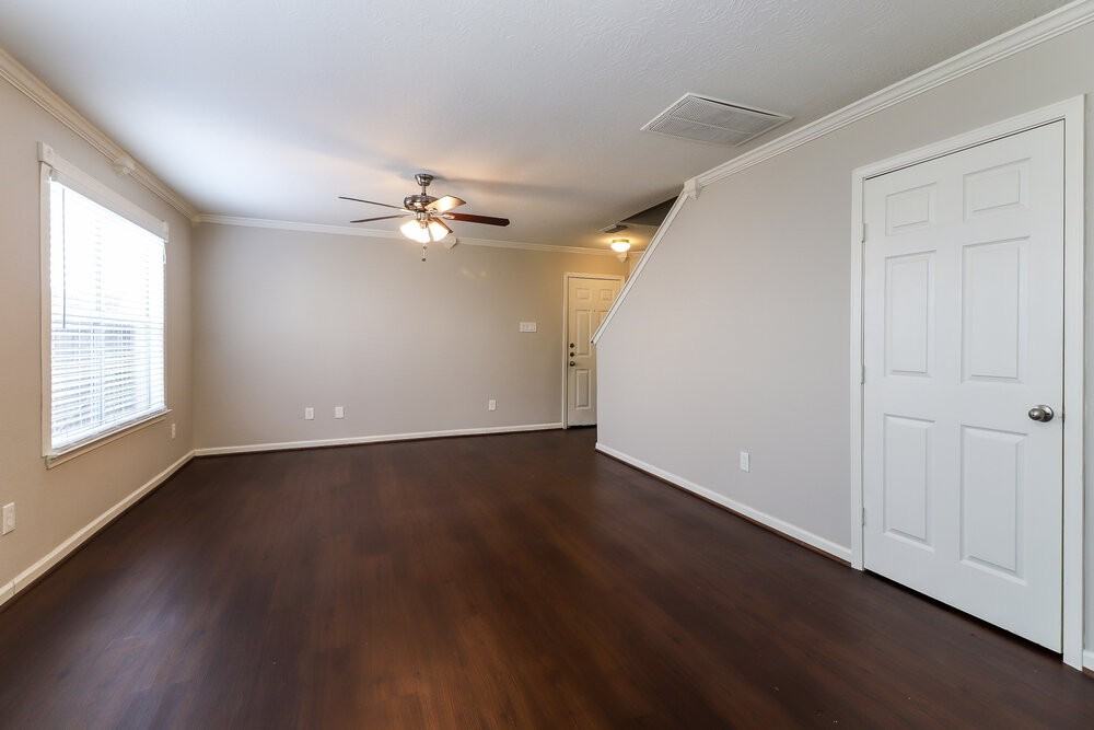 2703 Cypress Island Dr - Photo 5 of 17