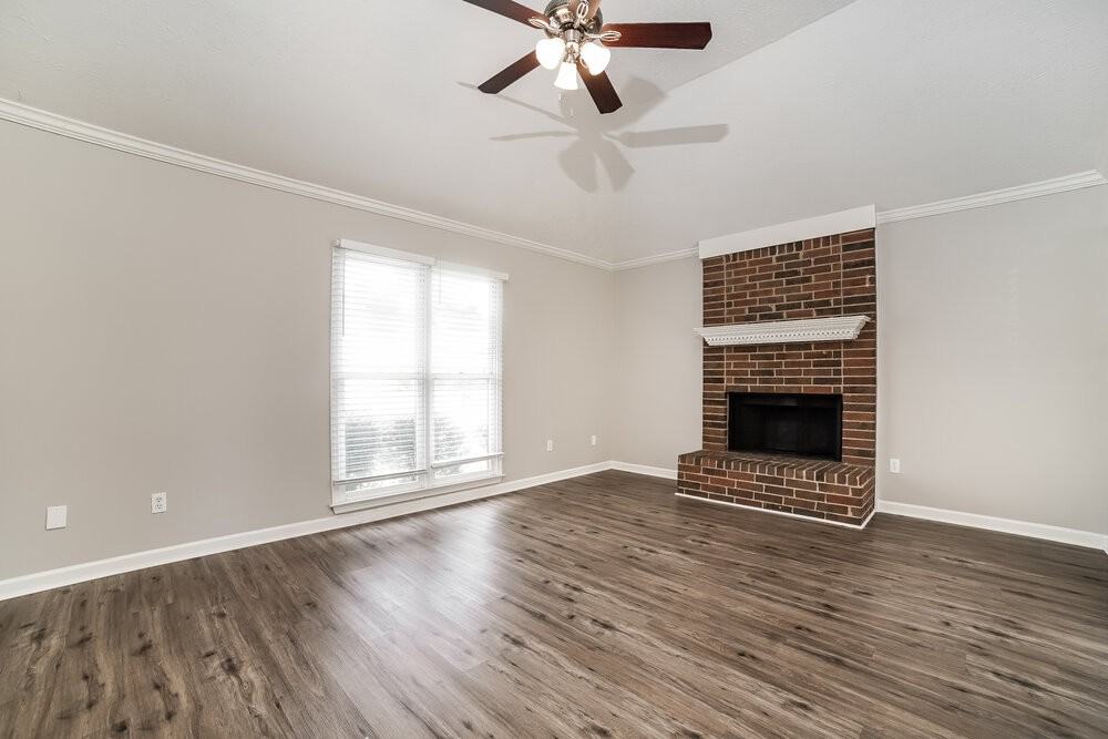 7907 Tankard Dr - Photo 4 of 16