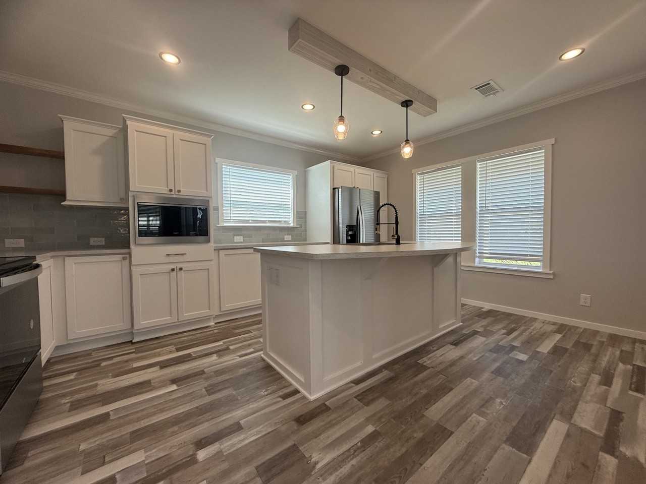 5715 Camelford Dr #528 - Photo 3 of 26