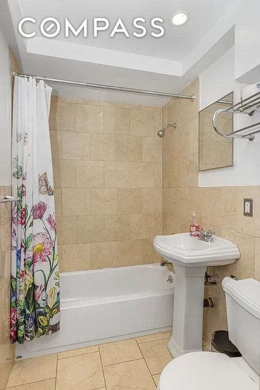 258 Clinton Ave #1F - Photo 4 of 6