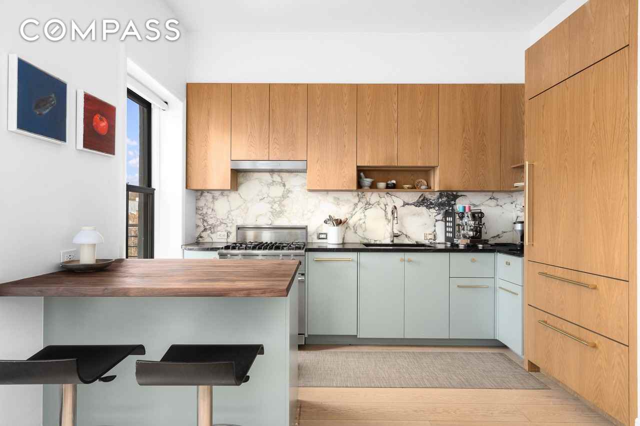 256 Cumberland St #4 - Photo 3 of 11