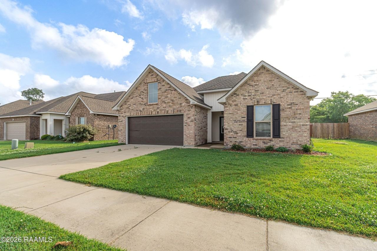 304 Tall Meadows Ln - Photo 3 of 15