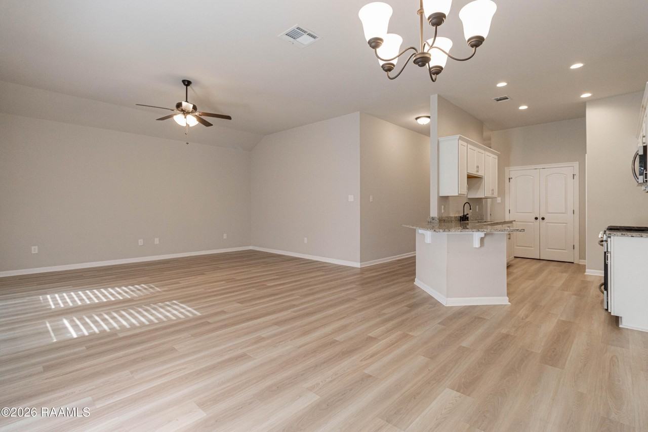 304 Tall Meadows Ln - Photo 4 of 15