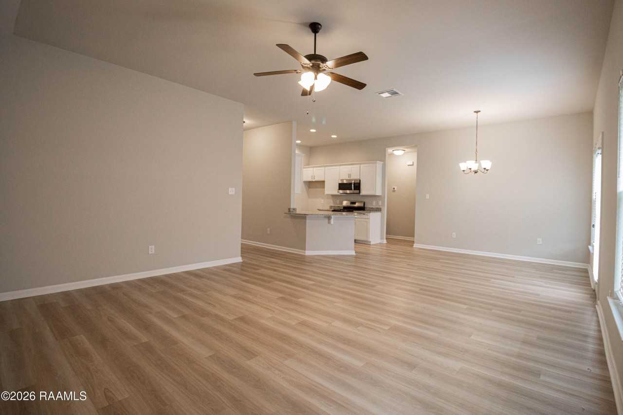 304 Tall Meadows Ln - Photo 5 of 15