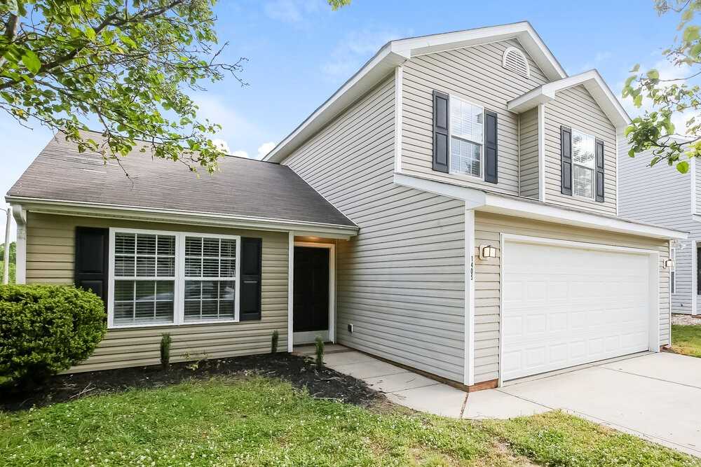 1405 Summer Coach Dr - Photo 5 of 17