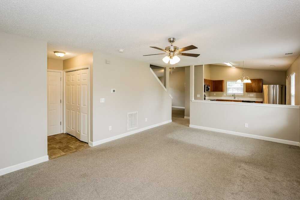 1405 Summer Coach Dr - Photo 6 of 17