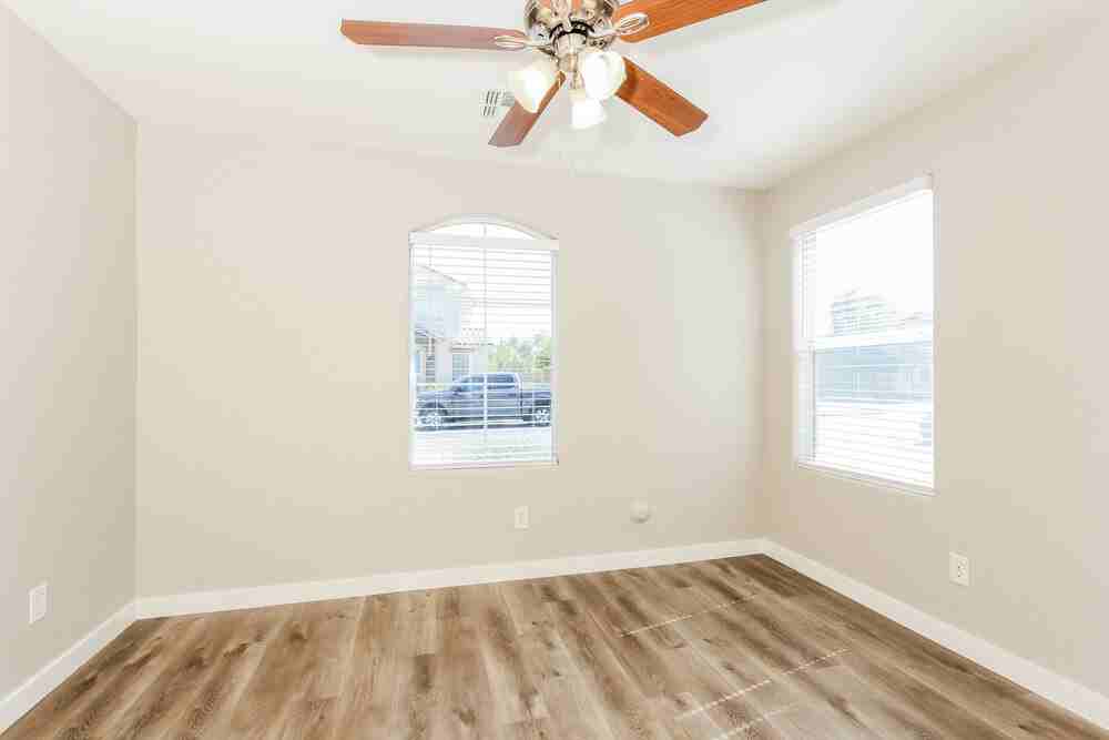 6628 W Monroe St - Photo 5 of 18