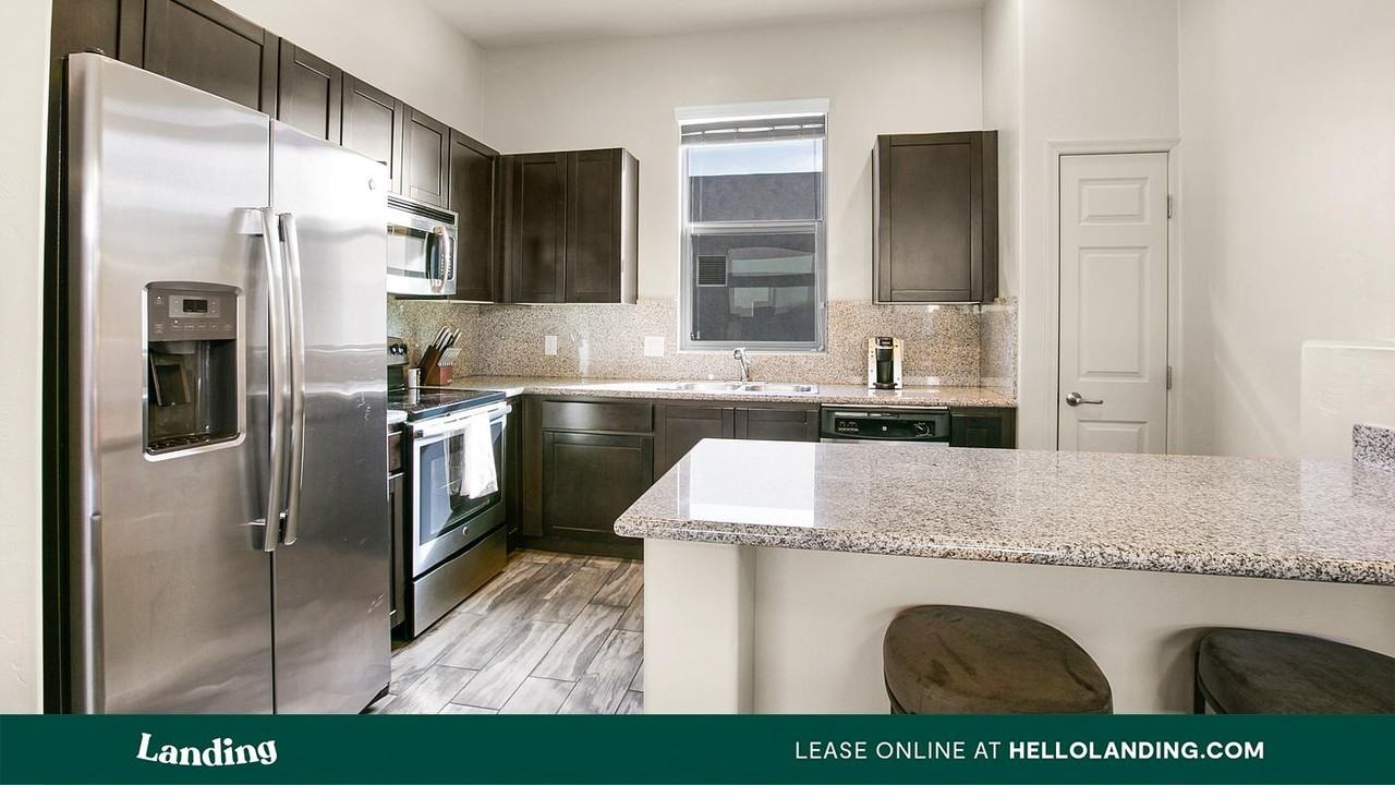 1401 South Lamar - Photo 7 of 50