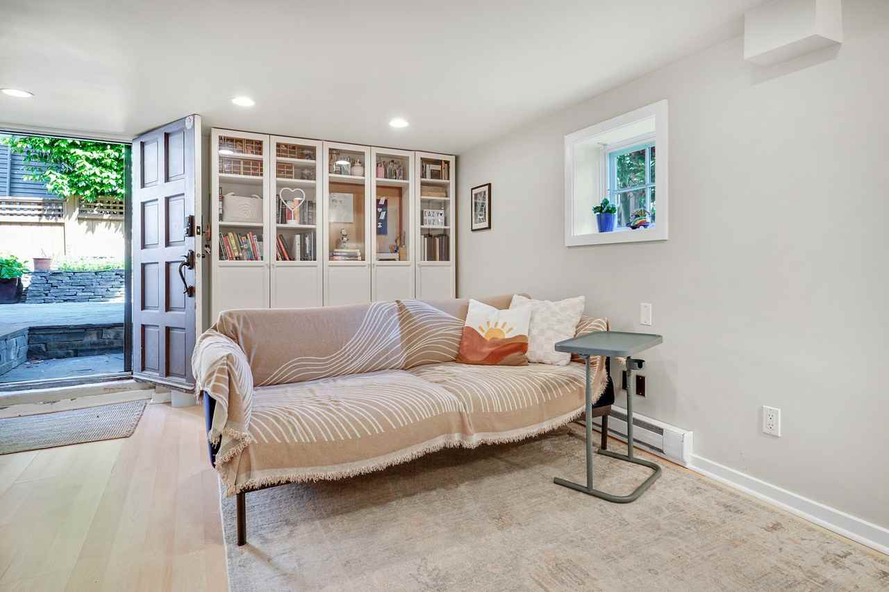 1507 Kitchener Street - Photo 6 of 9