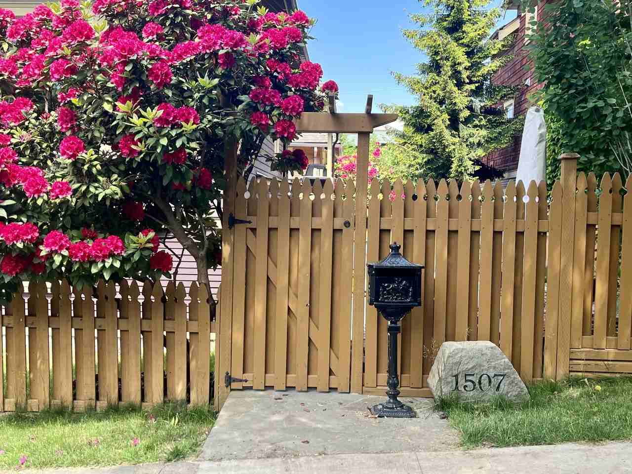 1507 Kitchener Street - Photo 3 of 9