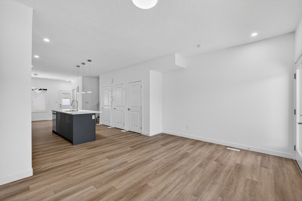 520 Black Stone Blvd #520MAIN - Photo 2 of 20