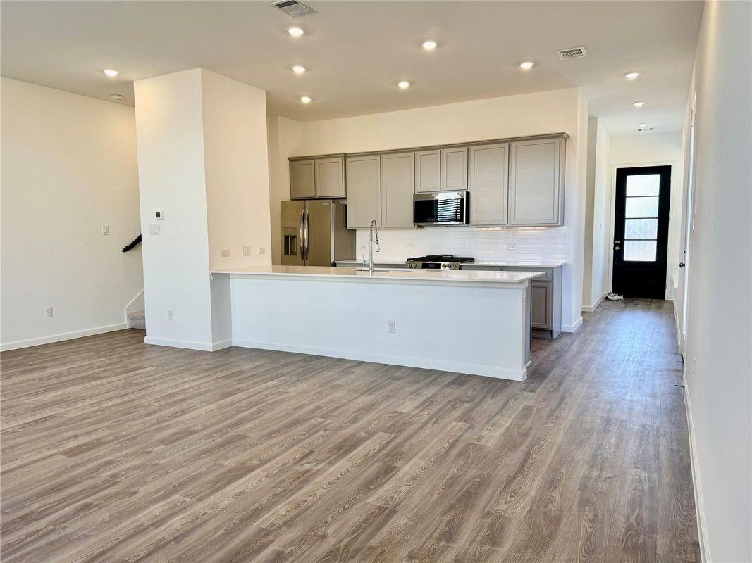 5506 Amber Brook Ln - Photo 2 of 37