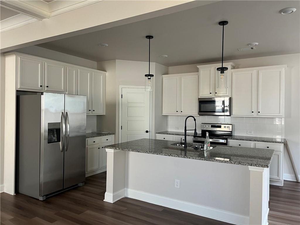 5200 Fox Den Rd - Photo 5 of 20