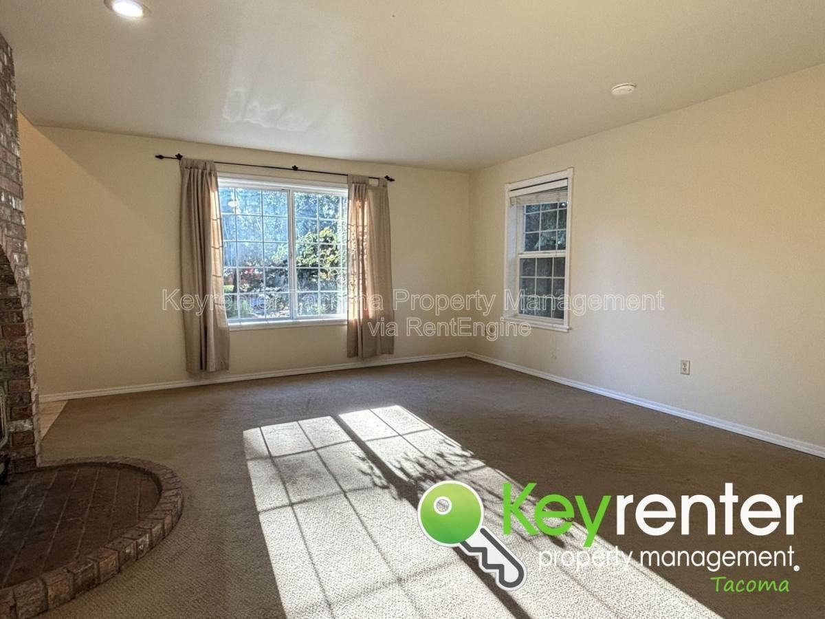 1051 Paiute Trl - Photo 3 of 10