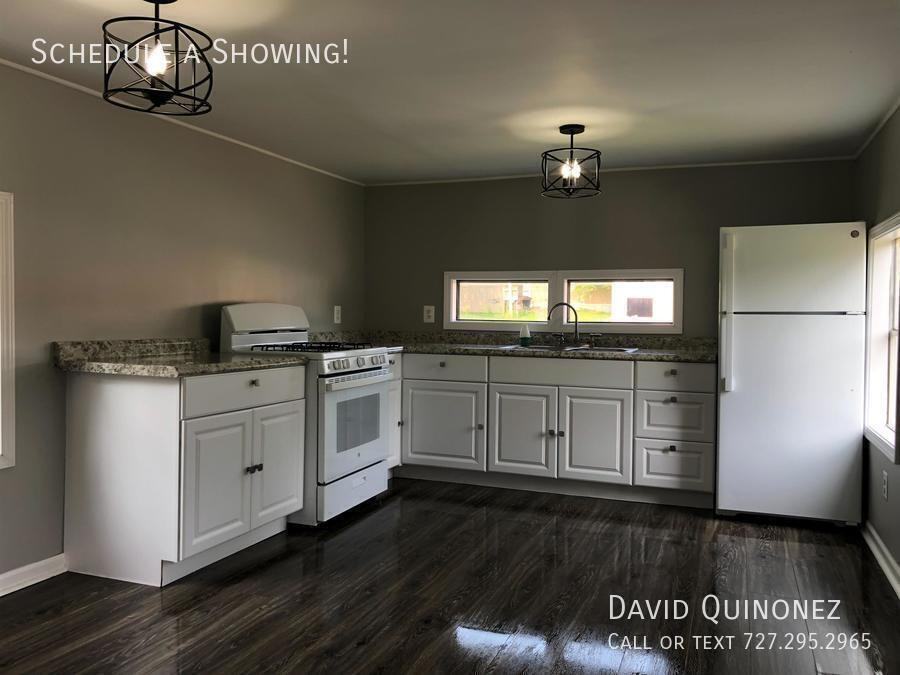 306 Mead Dr - Photo 3 of 13