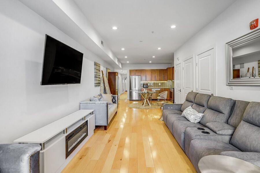 816 Kennedy St Nw #2 - Photo 6 of 45