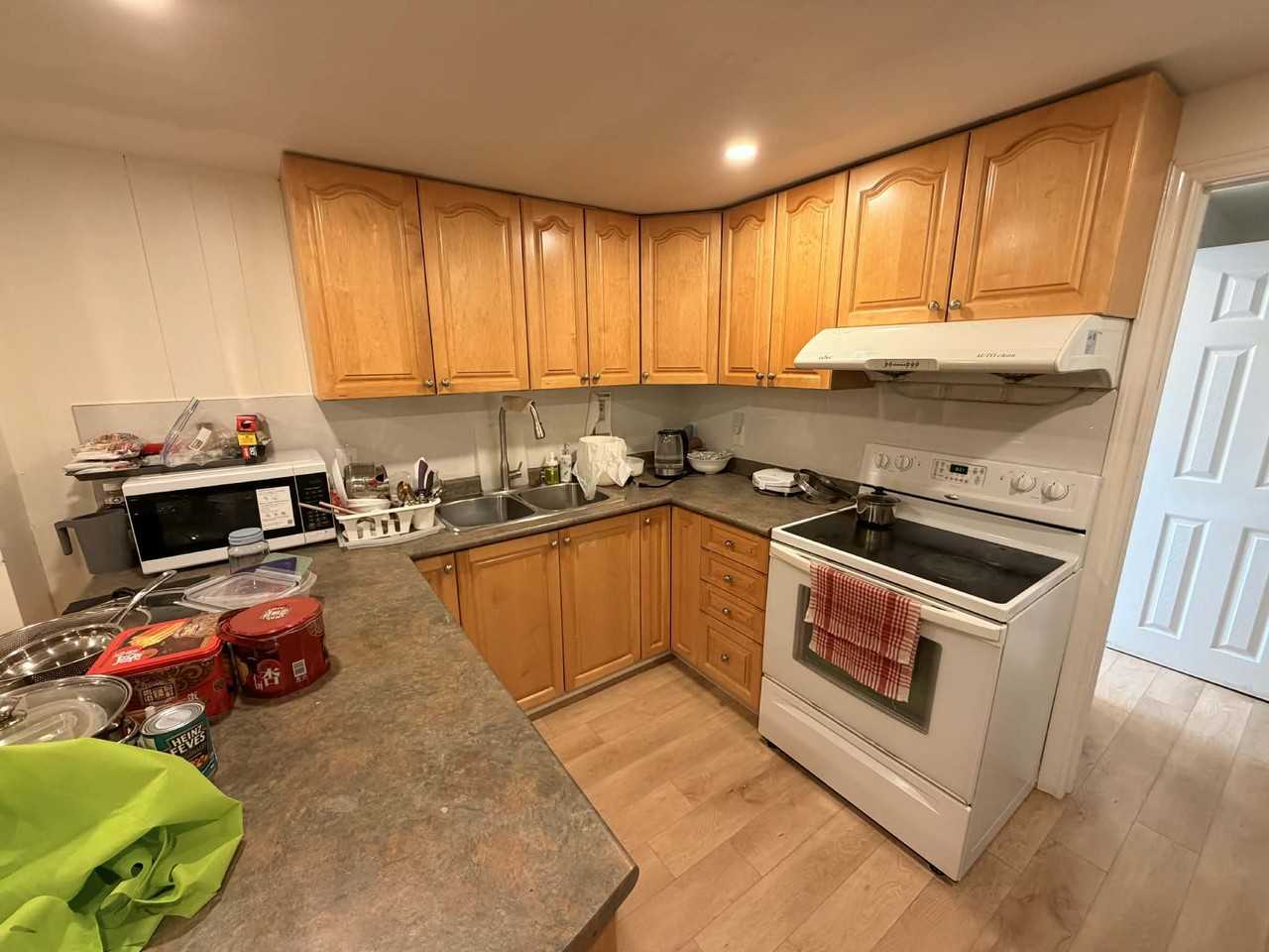 18 Weatherstone Crescent - Photo 7 of 8