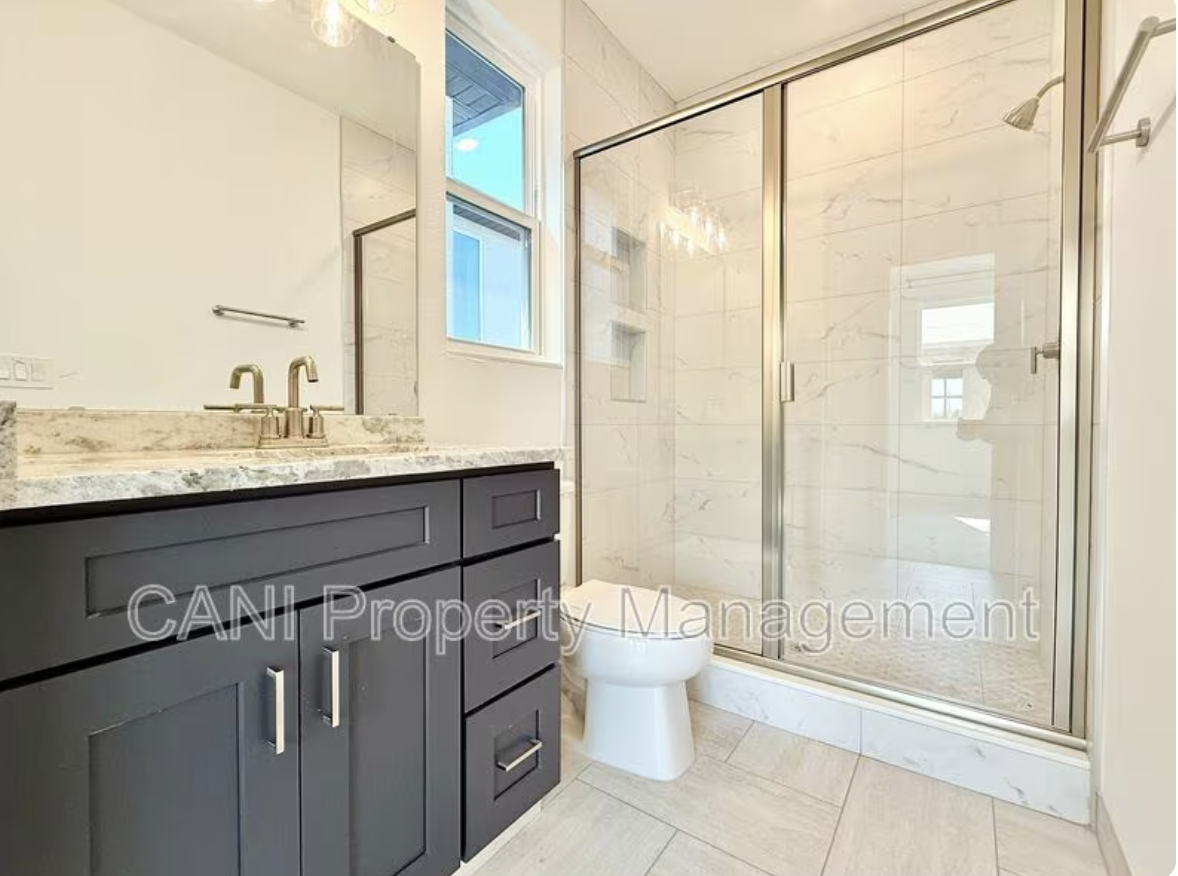 ELLWOOD GARAGE LOFT & #B - Photo 2 of 11