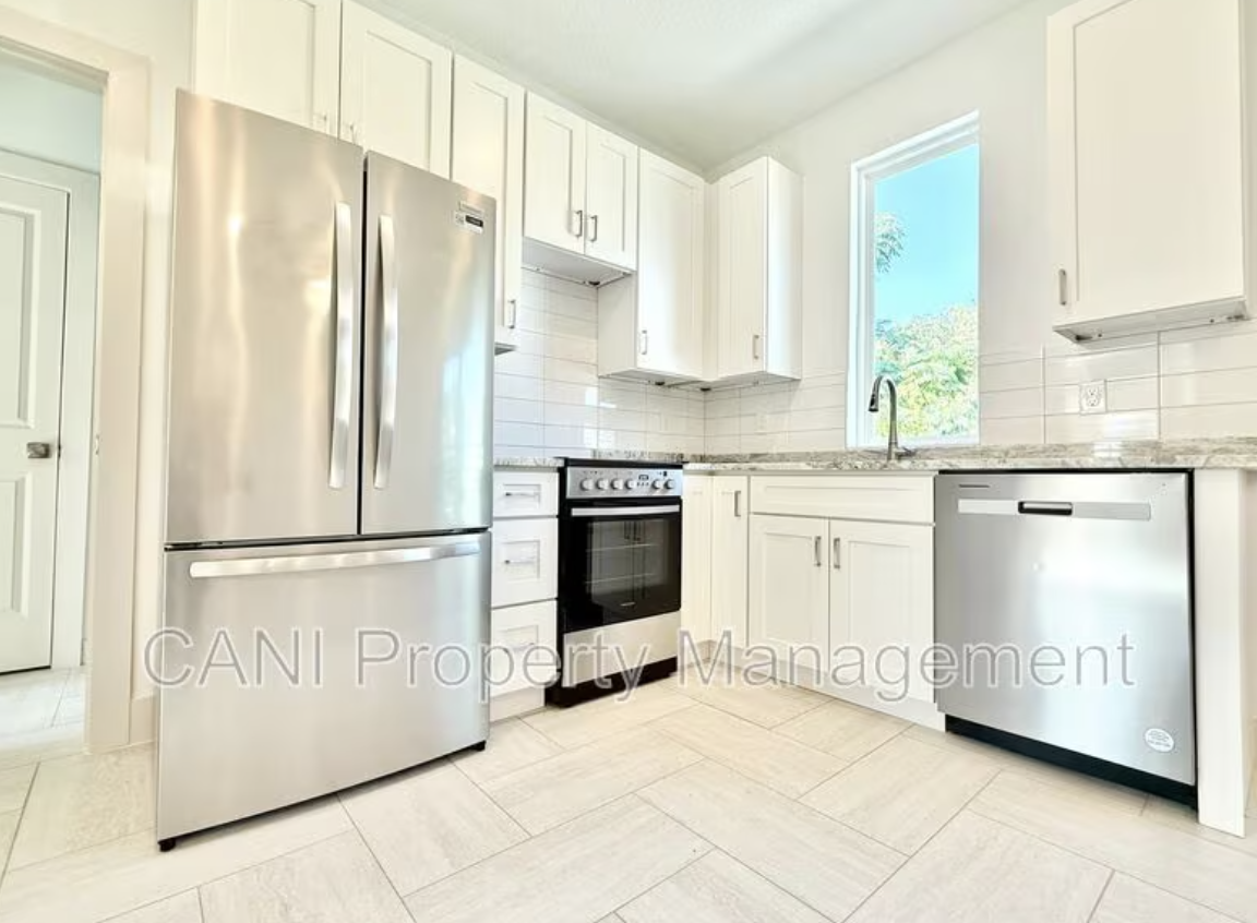 ELLWOOD GARAGE LOFT & #B - Photo 3 of 11