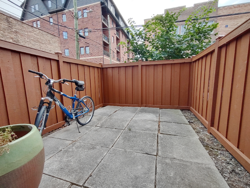 7241 Franklin St - Photo 2 of 27