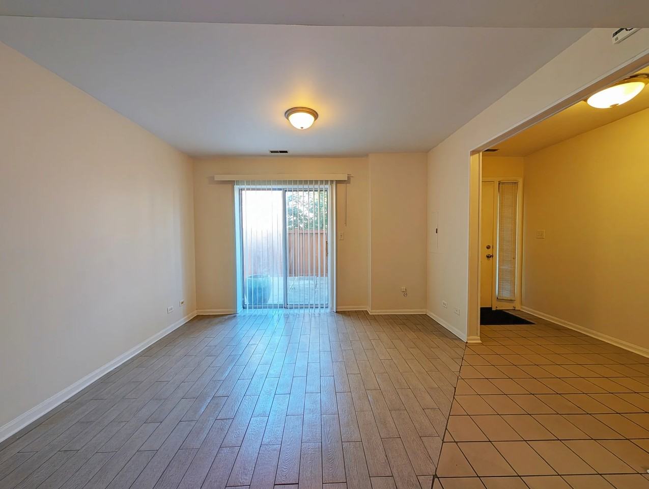 7241 Franklin St - Photo 4 of 27