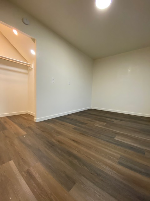 3238 Knox Butte Ave Ne - Photo 4 of 11