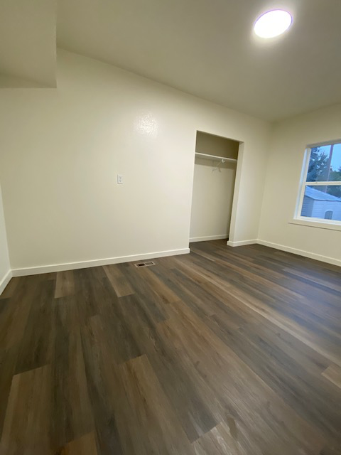 3238 Knox Butte Ave Ne - Photo 5 of 11