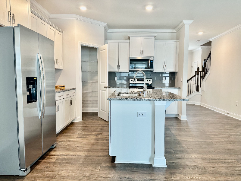 175 Creekview Rd - Photo 4 of 29