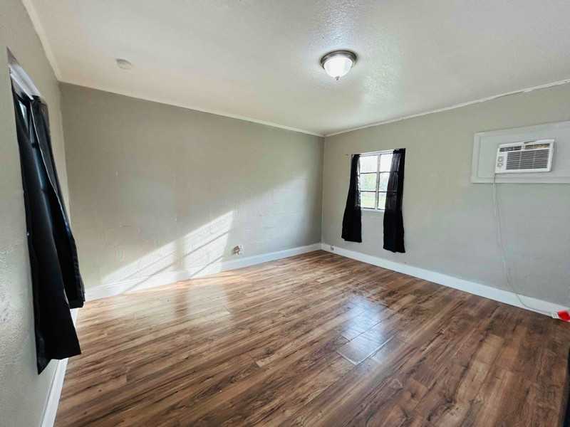 553597 Us Hwy #8 - Photo 3 of 4