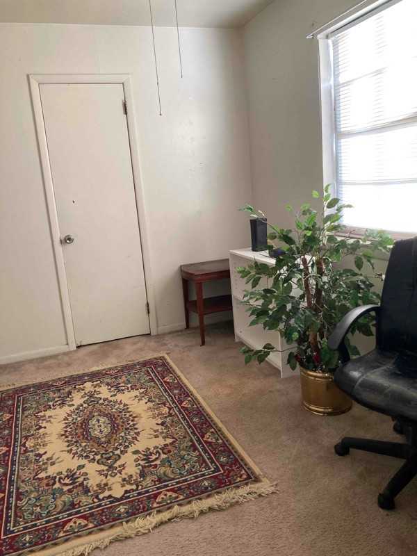 5912 Owen St - Photo 4 of 7