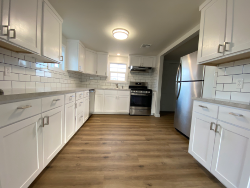 345 Marilyn St Ne - Photo 2 of 12