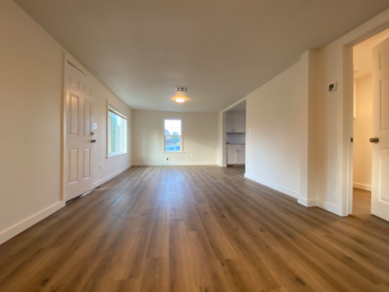 345 Marilyn St Ne - Photo 3 of 12