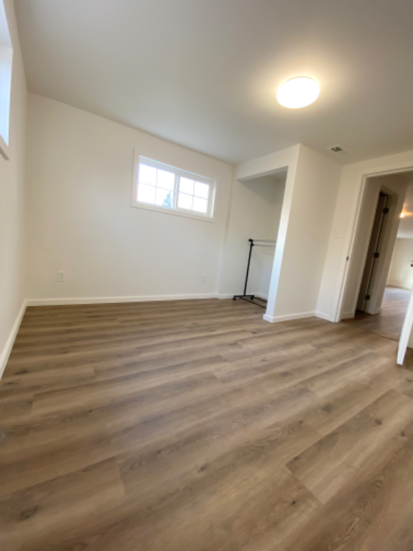 345 Marilyn St Ne - Photo 5 of 12