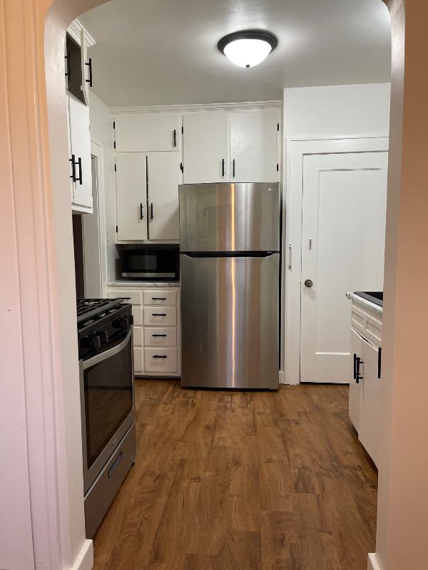 617 Florence Ave - Photo 4 of 14